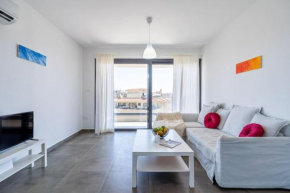Maryam's 2-BR Apt Facing Larnaca Harbor W/ Pool